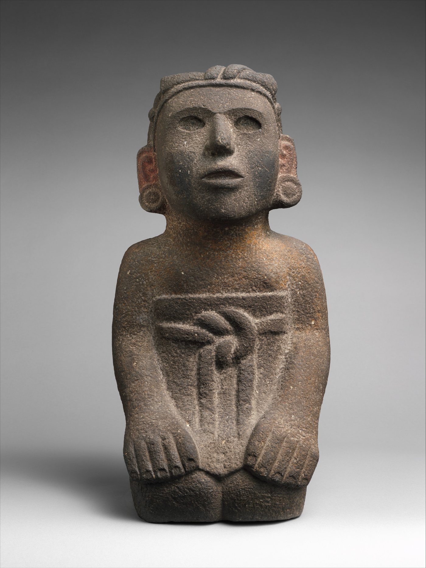 Kneeling female figure, 1325–1521 CE
